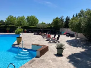 Logis Hôtel Restaurant Les Aubuns - Pool