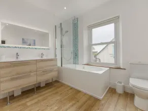 Anchorage - Bathroom