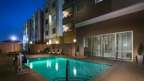 Best Western Plus Executive Residency Baytown - Piscine