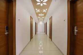 Hotel Avista - Unmarried Couples and NRI not allowed - Saguão