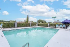Quality Inn Prattville I-65 - Pool