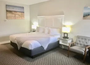 Empire Lakeshore Inn - Room