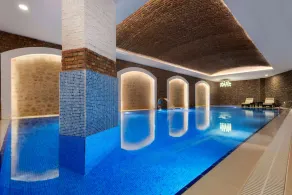 Ramada by Wyndham Sakarya - Piscina