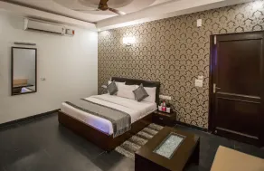 Hotel Delhi Airport Plaza IGI Airport , Free Airport Pickup - Room