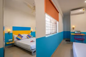 goSTOPS Bengaluru, Indiranagar - Private Rooms & Dorms - Rom