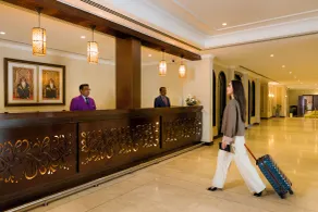 Al Falaj Hotel - Secure City Escape in Muscat - Reception