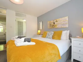 60 Valley Lodge - Room