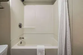 AmericInn by Wyndham Madison WI - Salle de bain