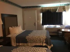 Sunrise Motel - Room