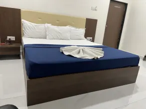 Hotel Millennium Plaza - Room