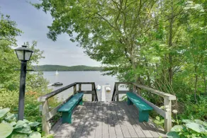 Waterfront Schroon Lake Home w/ Boat Dock! - Innvendig