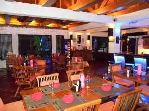 Out of the Blue Resort - Restaurant