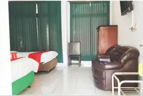 RedDoorz near Bojonegoro Train Station - Room