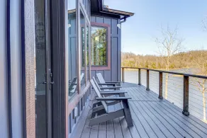 Lakefront Gem: Dock & Hot Tub in Jacksboro - Interiör