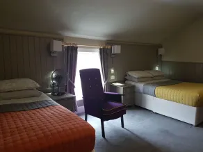 Bull Hotel - Habitación