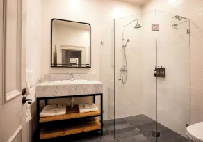 The Crafers Hotel - Bathroom