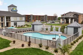 Days Inn by Wyndham Rock Hill - Piscine