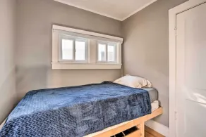 Pet-friendly Belmar Cottage < 1 Mi to Beach! - Værelse