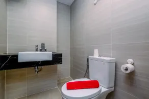 Fancy And Well Designed Studio At West Vista Apartment - Salle de bain