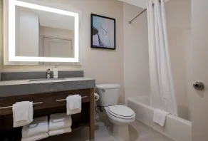 Candlewood Suites Lafayette - River Ranch by IHG - Bathroom