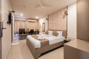 Hotel Seasons Inn - Room