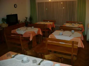 Guesthouse ROBI - Restaurante