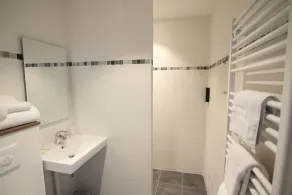 Logis Hôtel - La Chambre d'Amiens - Salle de bain
