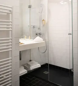 Hôtel Helzear Etoile by Esteem - Bathroom