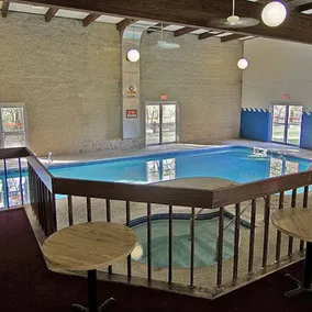 Voyageur Inn and Conference Center - Pool