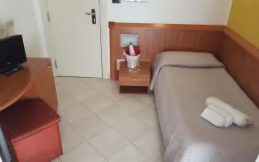 Hotel BENGASI Marina Centro - Værelse