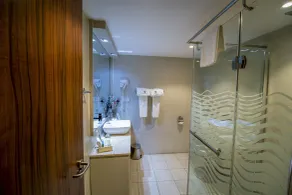 Alisa Hotel North Ridge - Bathroom