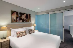 Oaks Adelaide Horizons Suites - Room