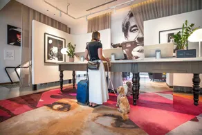 Hotel Indigo Melbourne on Flinders by IHG - Rezeption