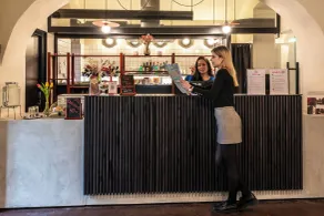 Sir Toby's Midtown - Reception