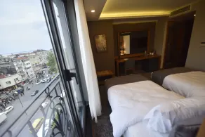 FOUR SEVEN HOTEL - Room