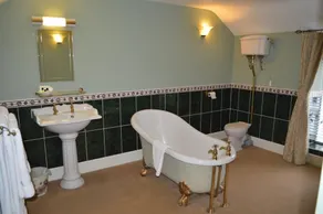 The Brigands Inn - Bathroom
