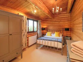 Endeavour Lodge 4 - Room