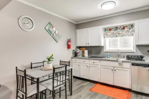 2 Mi to SC State & Claflin: Townhome w/ Patio! - Interiör