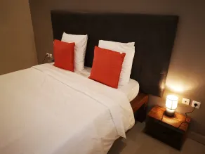 Au bord de l'eau - Room
