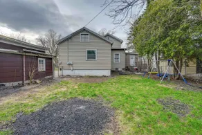 Walk to Old Town Saginaw! Charming Retreat w/ Yard - Interiör
