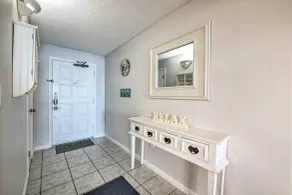 Beachfront PCB Escape w/ Free Beach Chair Services - Interiør