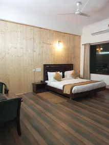 Pineland Resorts & Chalets Kasauli - Chambre