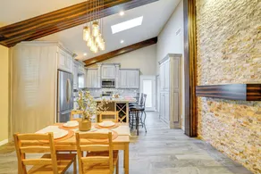 Unique El Paso Home w/ Patio ~ 1 Mi to The Shoppes - Innvendig