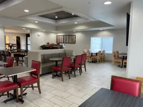 Holiday Inn Express Hotel & Suites Lewisburg by IHG - Restaurant