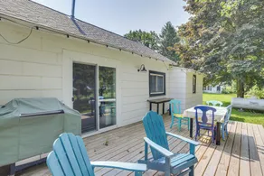 South Haven Farmhouse w/ Fire Pit, 4 Mi to Beach! - Innvendig