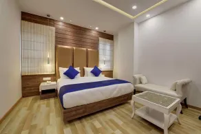 GOLDEN TREE - Room