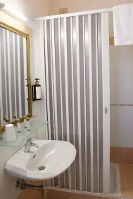 Phi Hotel Ambra - Bad