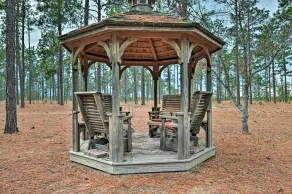 Rockingham Cabin on 75 Acres w/ Lake Access! - Interiør