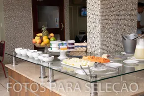 Victoria Plaza Hotel - Restaurant