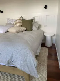 Luxury Farm Retreat Yarrimbah Shear Shed Farmstay CREEK WILDLIFE FIRE STARS - Værelse